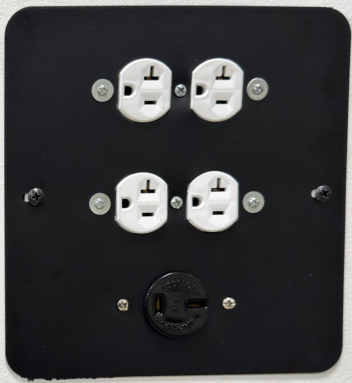 CAJA DE PARED ELÉCTRICA-3 SERVICIOS